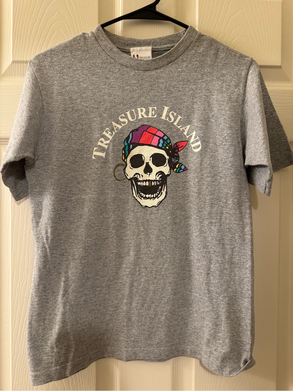 Vintage Youth xLarge 14-16 Treasure Island Casino Las Vegas T-Shirt